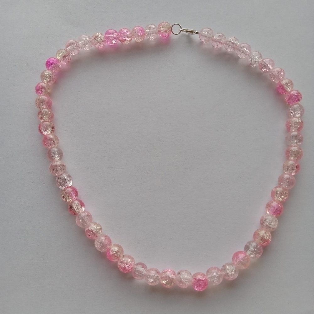 Pink glass  beaded  necklace - Picture 2 of 4